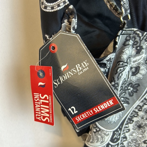 St John’s Bay Black & White SZ 12 1 Piece Halter Bathing Suit Adjustable Straps - Picture 5 of 8